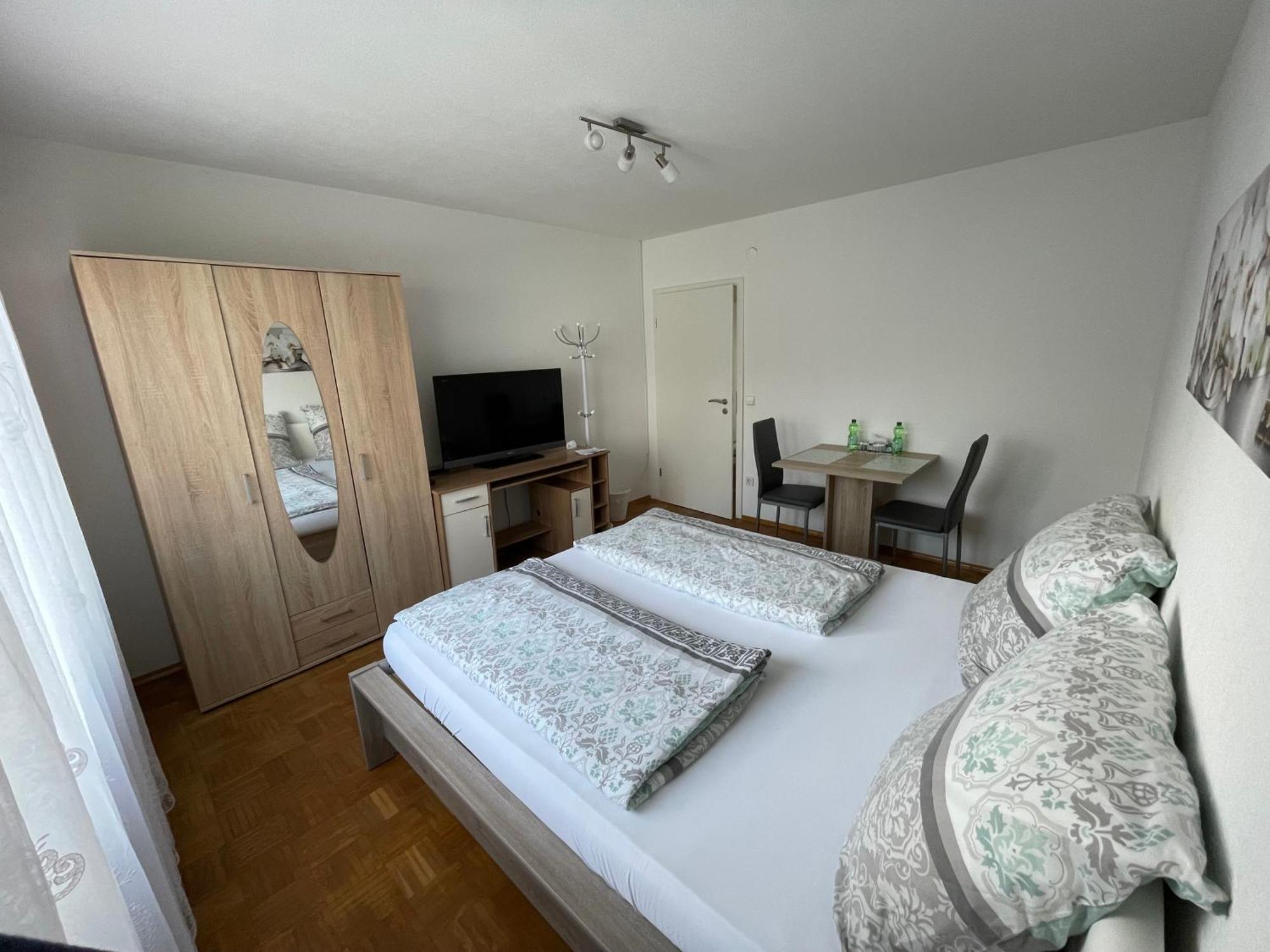 Nita Hotel Frickenhausen  ภายนอก รูปภาพ